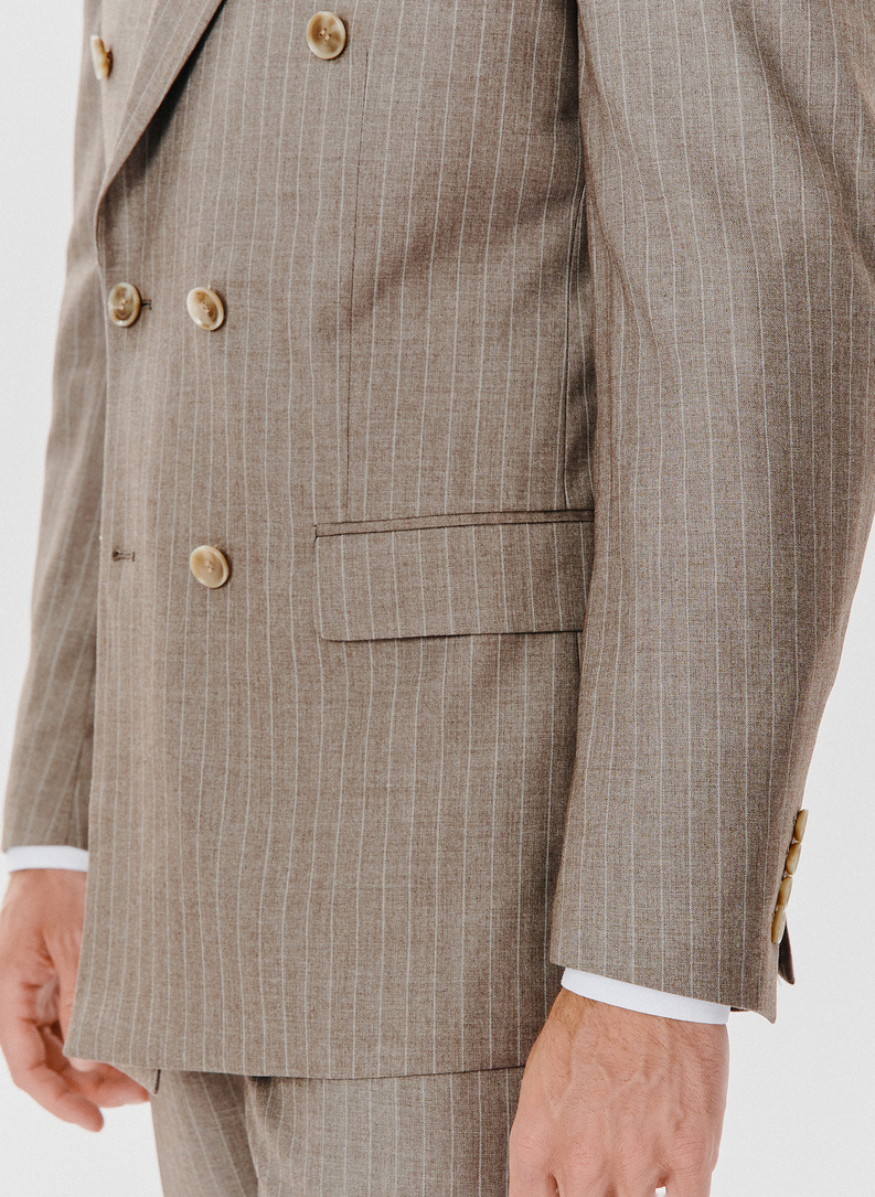 Beżowa marynarka garniturowa w prążki