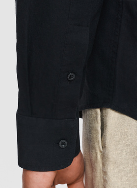 Czarna koszula z lnem