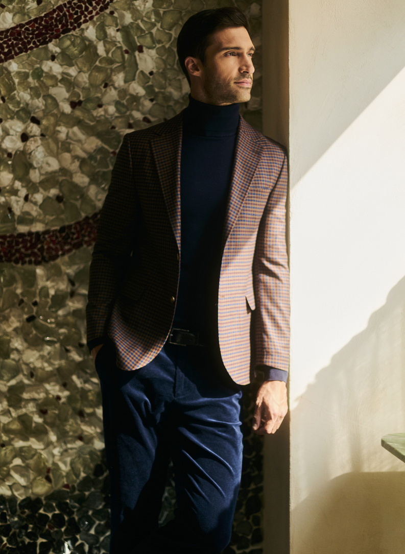 Brązowa marynarka w drobną kratę