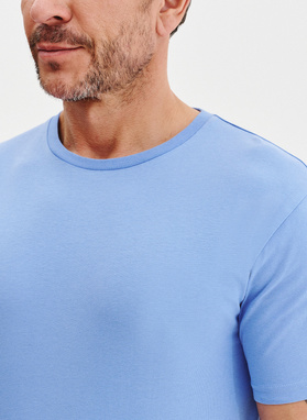 Bawełniany niebieski t-shirt