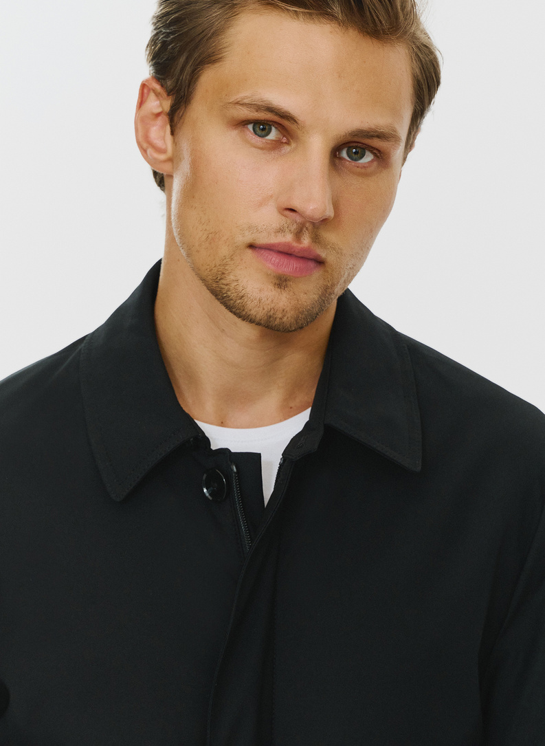 Przejściowy płaszcz męski w kolorze czarnym