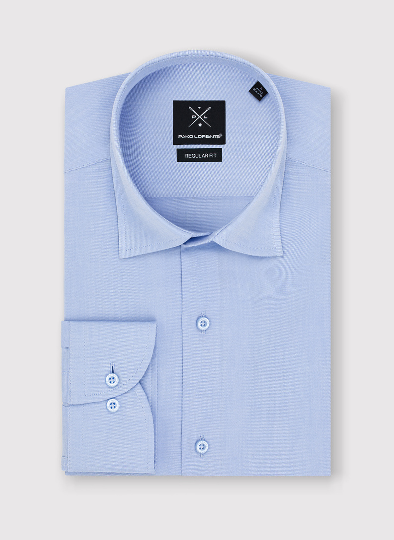 Gładka elegancka błękitna koszula męska