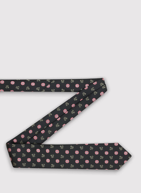 Czarny krawat męski w kwiecisty wzór