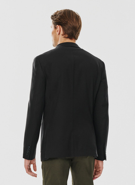 Czarna dwurzędowa marynarka męska