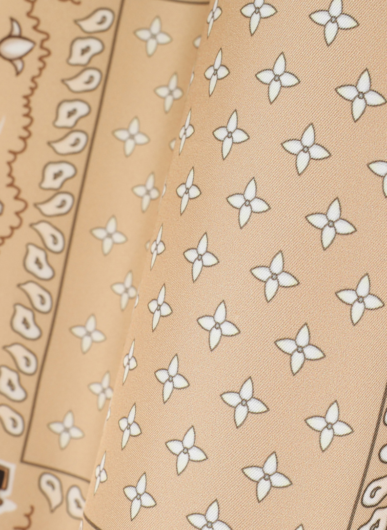 Beżowa poszetka męska we wzór