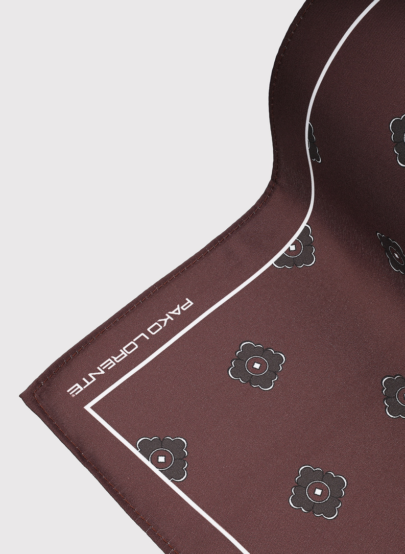 Wzorzysta brązowa poszetka męska