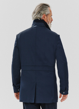 Granatowy płaszcz męski