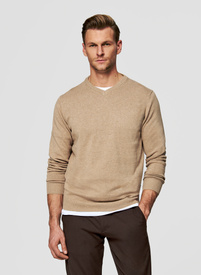 Beżowy sweter męski z dekoltem w serek