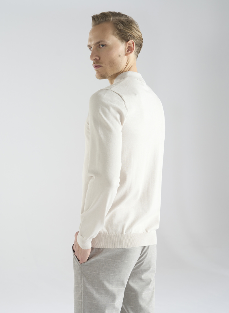 Beżowy kardigan z kołnierzykiem 