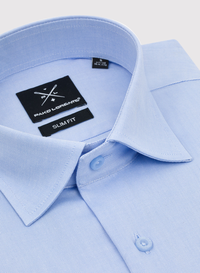 Gładka elegancka koszula męska w kolorze błękitnym