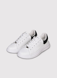 Białe sneakersy męskie