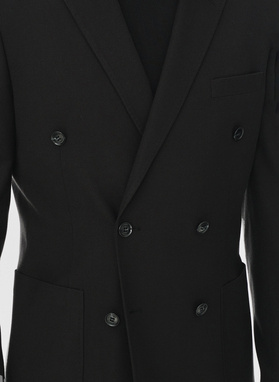 Czarna dwurzędowa marynarka męska