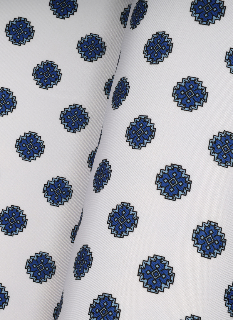 Biała poszetka męska we wzory