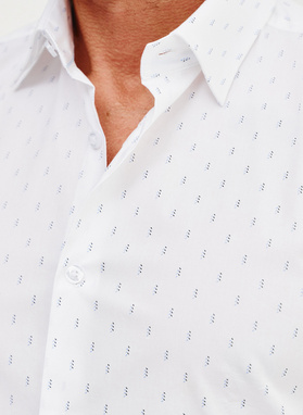 Biała koszula męska w mikrowzór