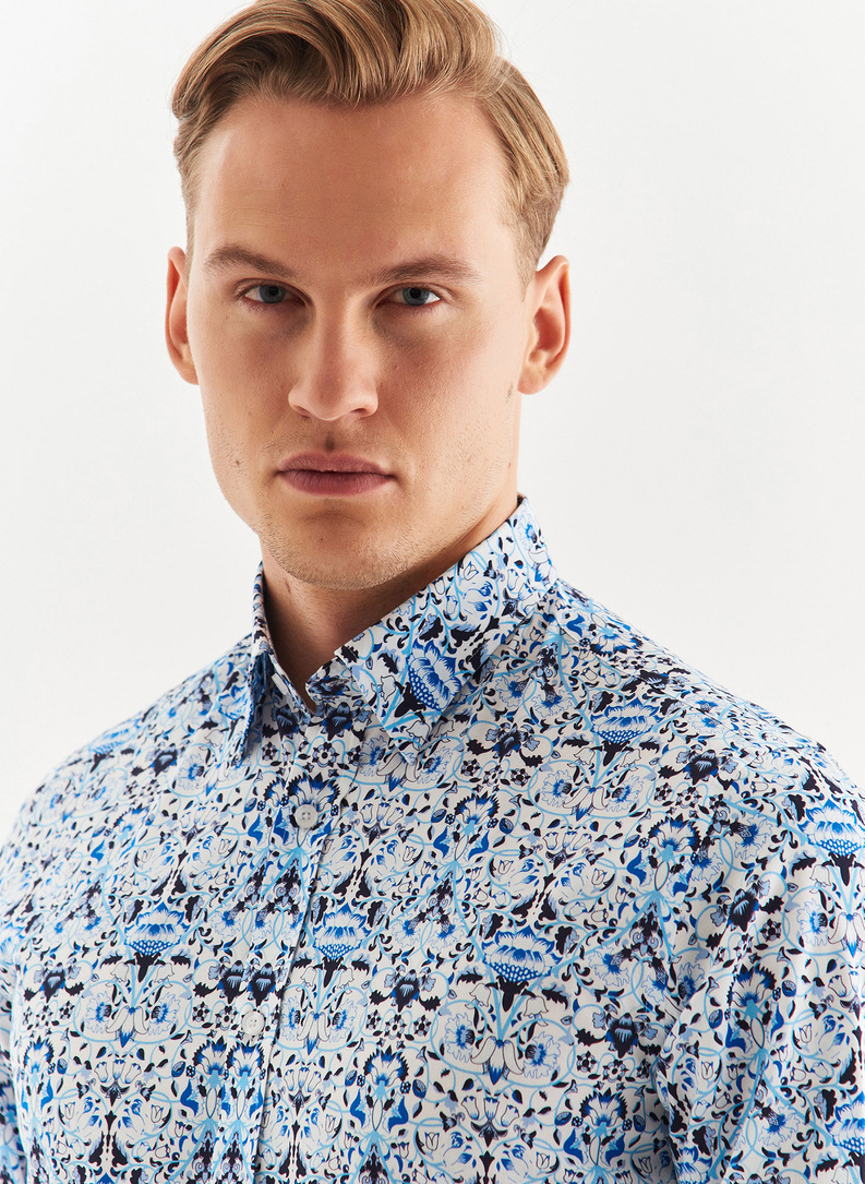 Biała koszula męska w niebieski roślinny wzór