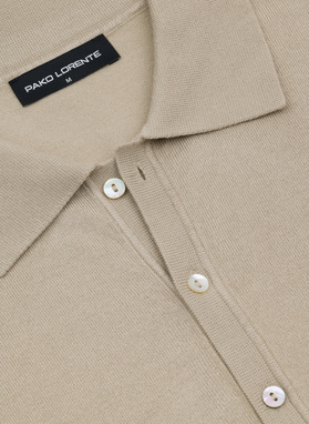 Beżowe polo swetrowe z wiskozą