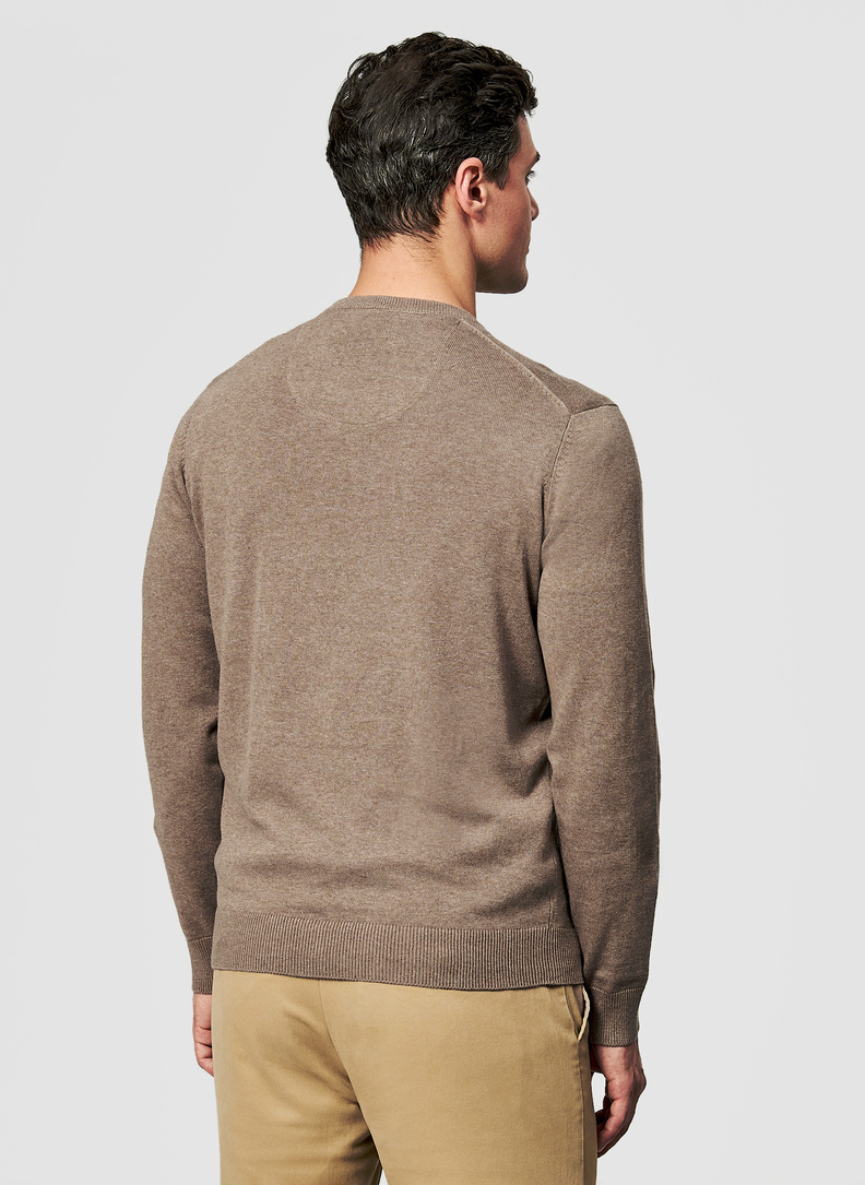Beżowy męski sweter w serek 