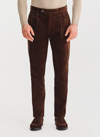 Brązowe spodnie z zakładkami