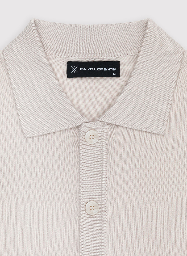 Beżowy kardigan z kołnierzykiem 