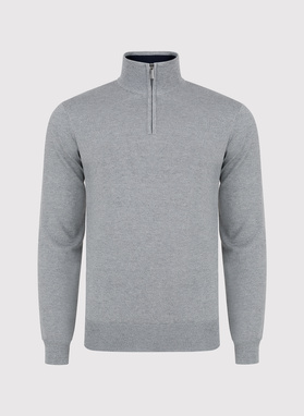 Szary sweter z wysoką stójką zapinaną na zamek