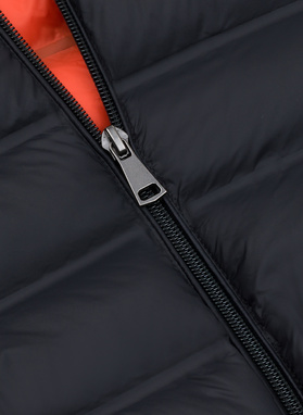 Krótka pikowana kurtka w kolorze czarnym