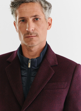 Bordowy płaszcz męski z odpinaną stójką