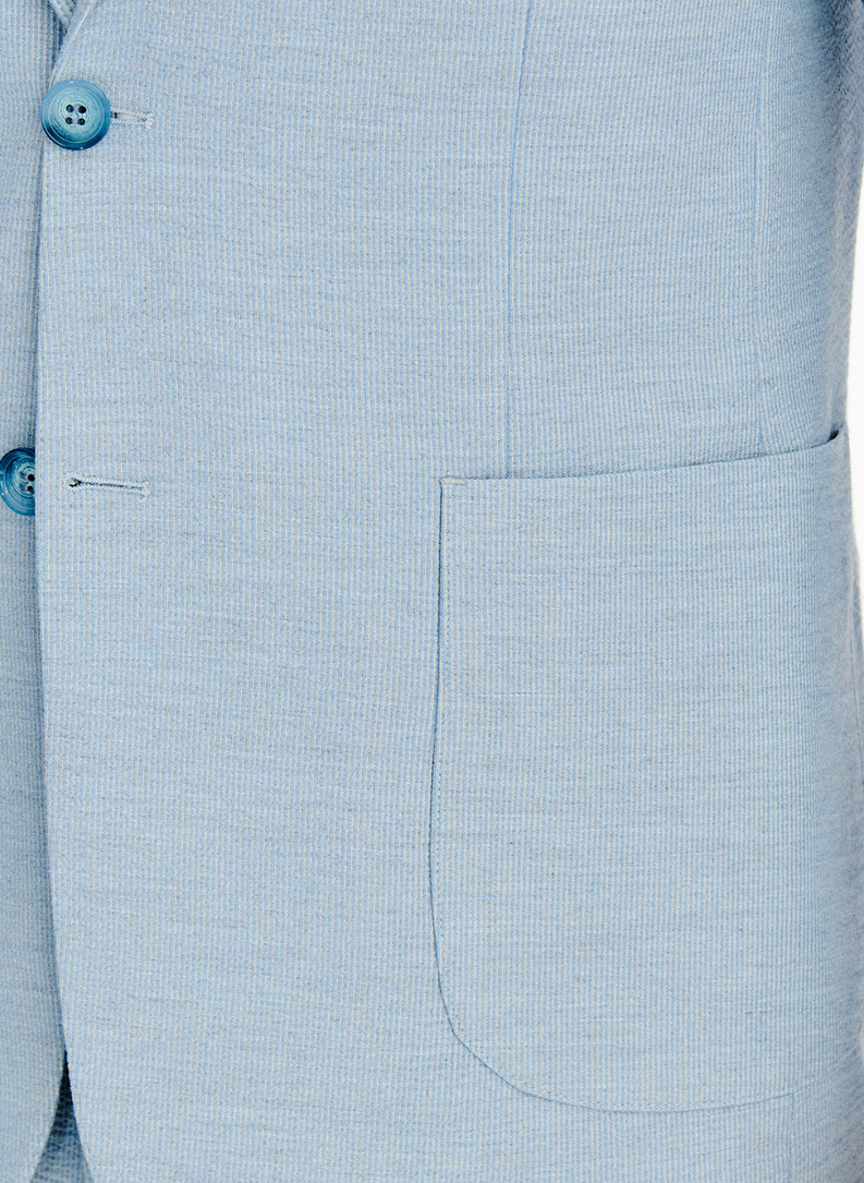 Niebieski garnitur męski