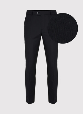 Czarny męski garnitur