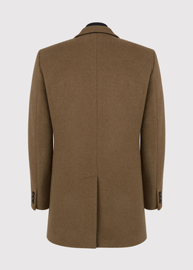 Kamelowy płaszcz męski z odpinaną stójką