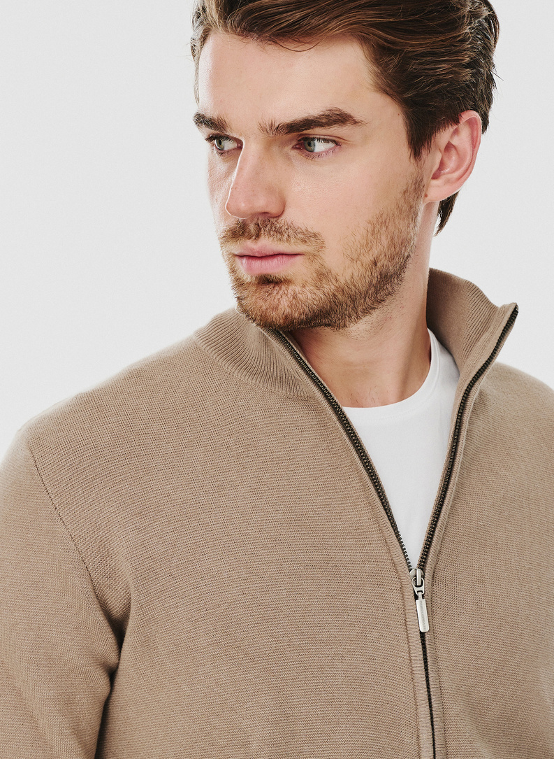 Sweter męski rozpinany w kolorze beżowym