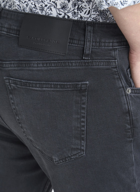 Szare spodnie męskie jeans