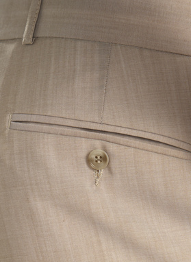 Beżowy wełniany garnitur męski