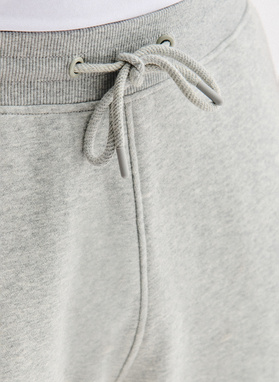 Szary dres męski z bluzą z kapturem