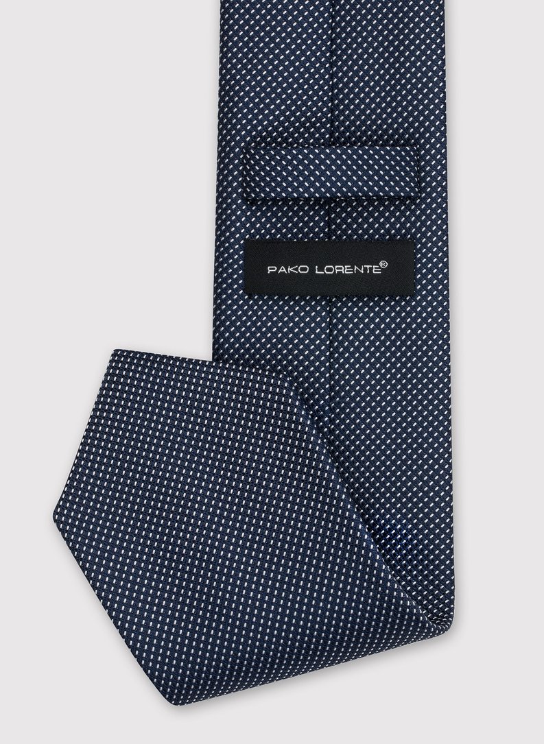 Krawat męski w drobny wzór w odcieniu granatowym