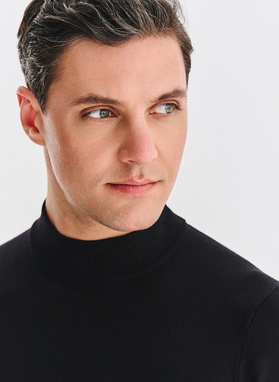 Półgolf męski w czarnym kolorze