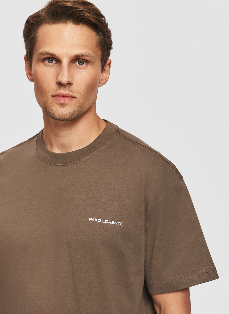 Bawełniany t-shirt oversize w kolorze brązowym