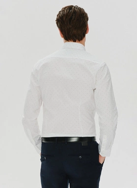 Biała koszula męska w czarne kropki