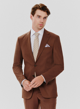 Brązowa marynarka garniturowa