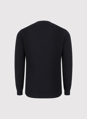 Czarny męski sweter w serek 