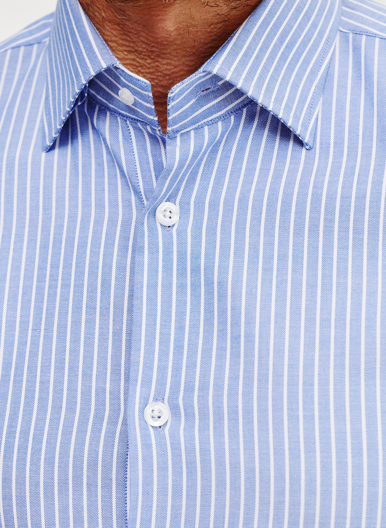 Niebieska koszula męska w paski