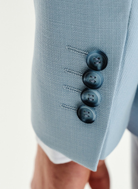 Ślubny błękitny garnitur męski