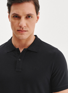 Czarny gładki t-shirt polo