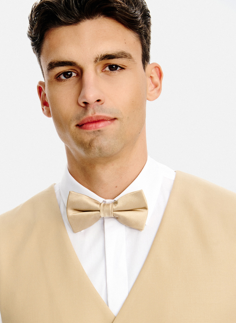 Ślubny wełniany garnitur męski