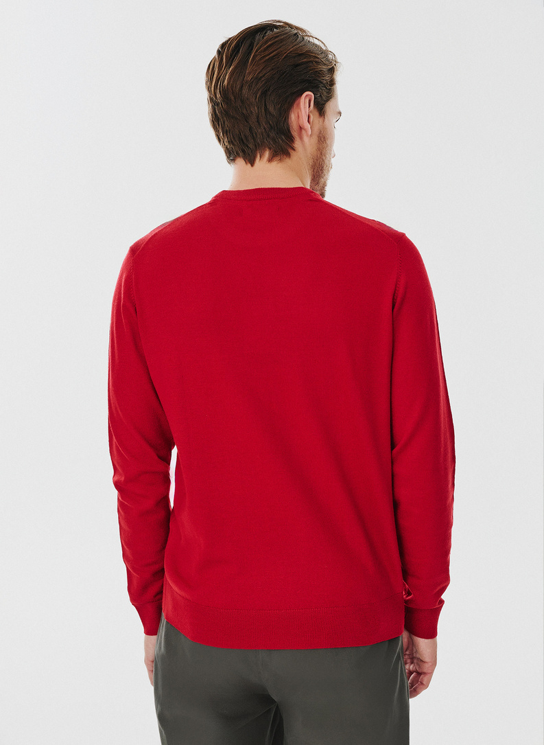Czerwony męski sweter