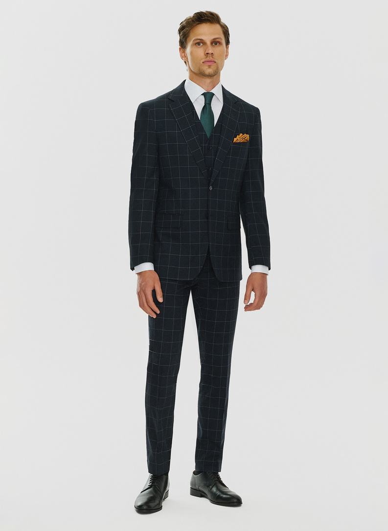 Trzyczęściowy granatowy garnitur męski w kratę