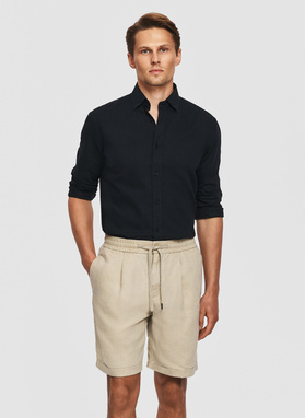 Czarna koszula z lnem