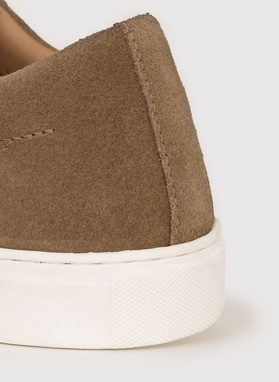 Beżowe zamszowe sneakersy męskie