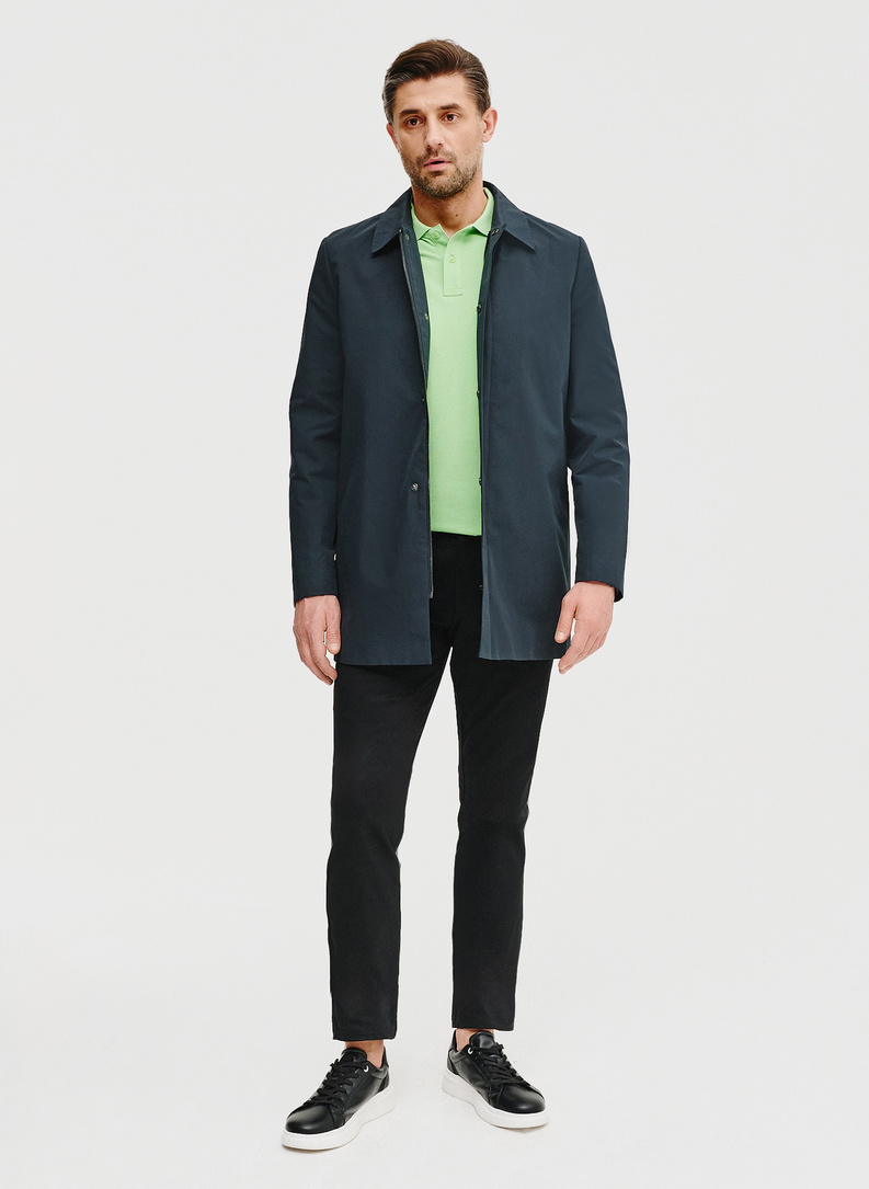 Czarne spodnie z zaszewkami