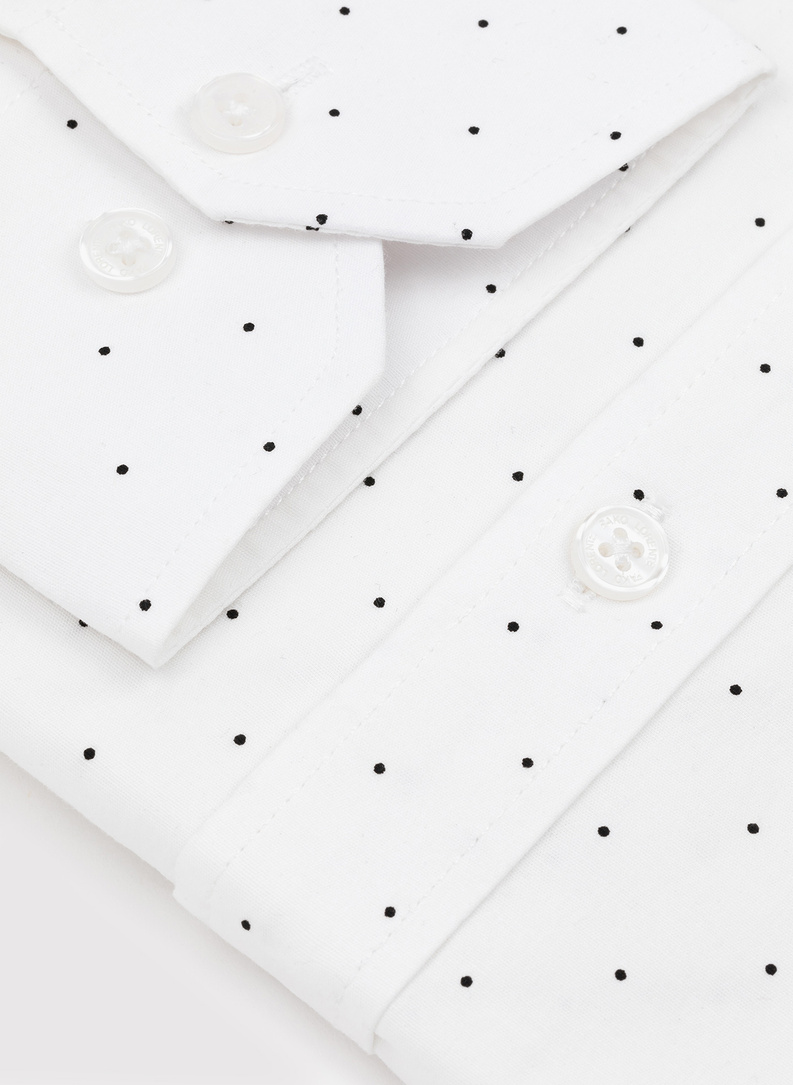 Biała koszula męska w czarne kropki