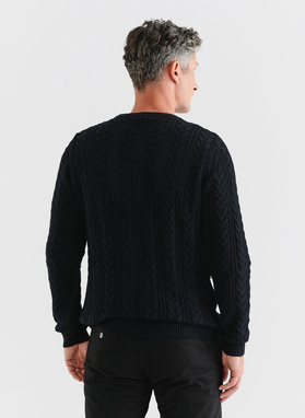 Czarny sweter męski o warkoczowym splocie